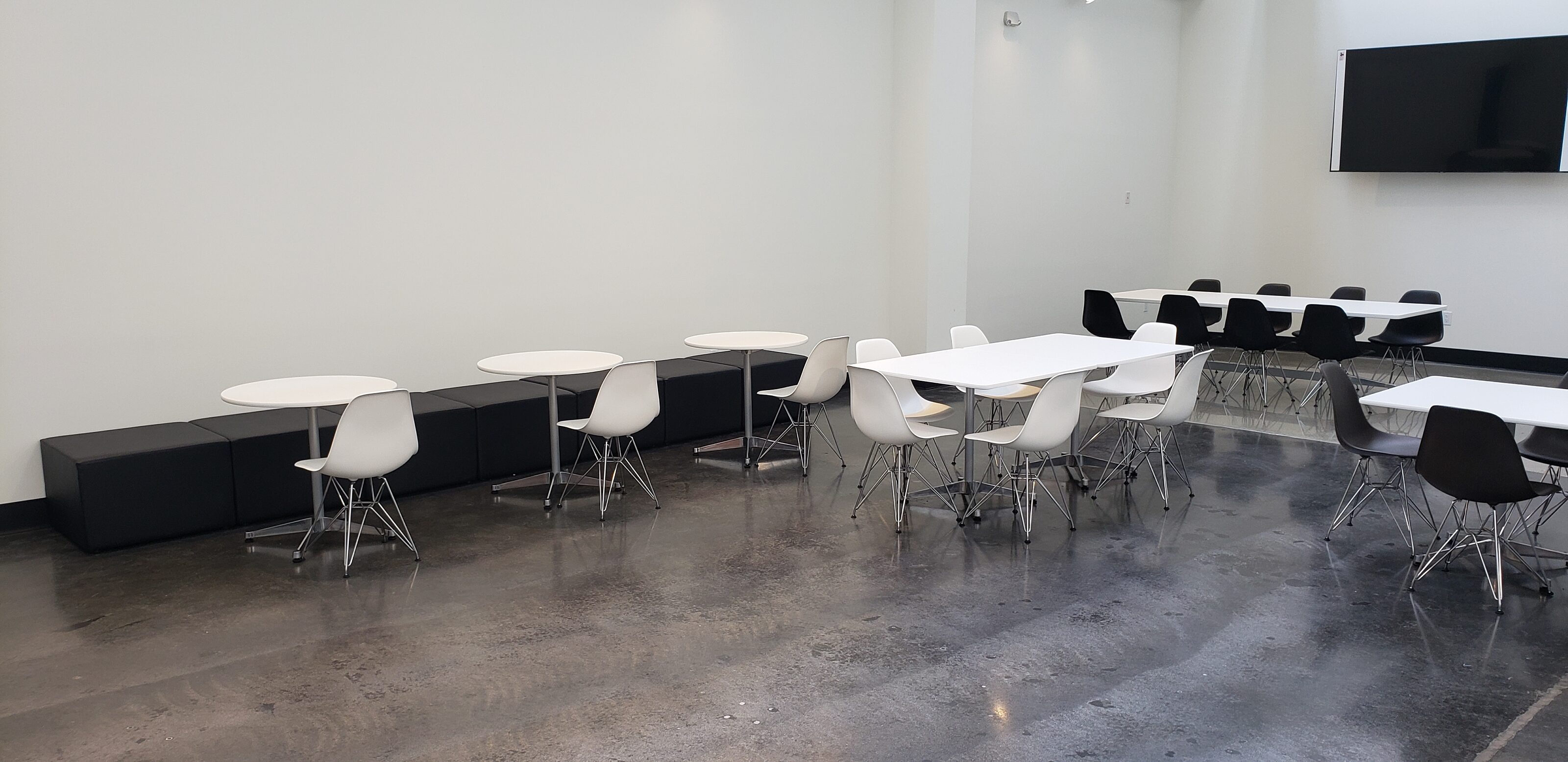 Outfront Media New Haven Eames OFS4